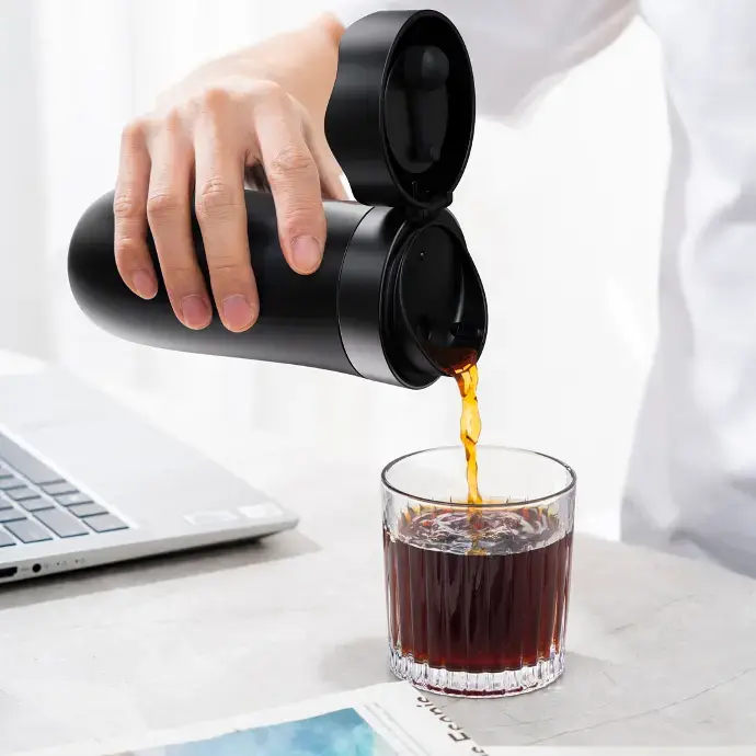 LePresso Insulated Mug with French Press - Black.webp