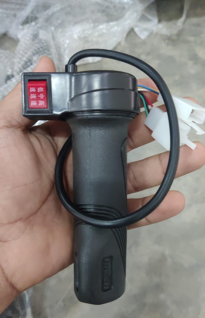 Spear 0123 Ebike accelerator with red button