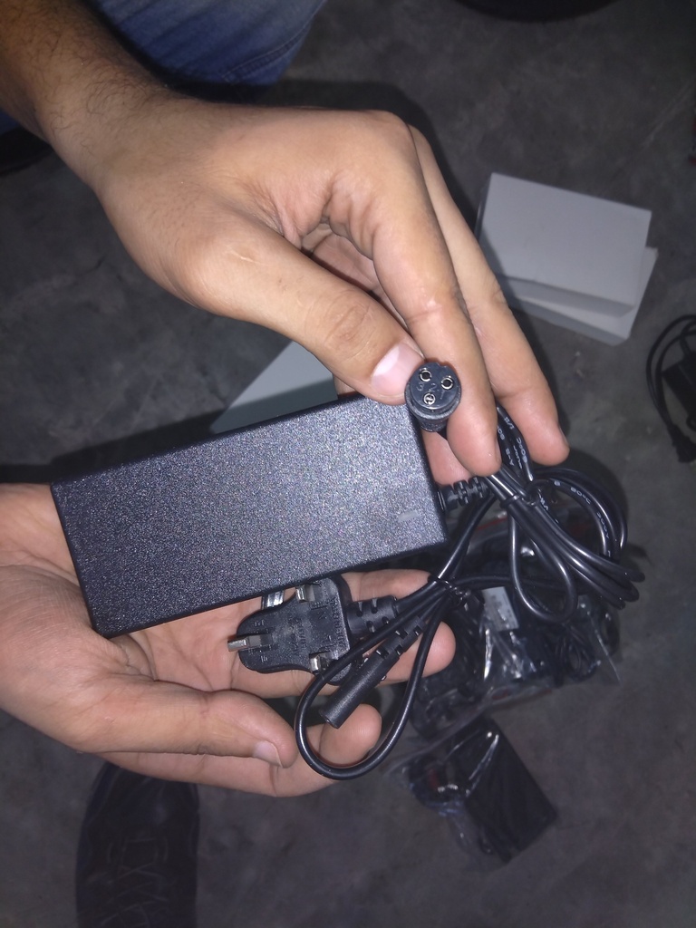 Spear 0017 36V Charger 3 Pin E10